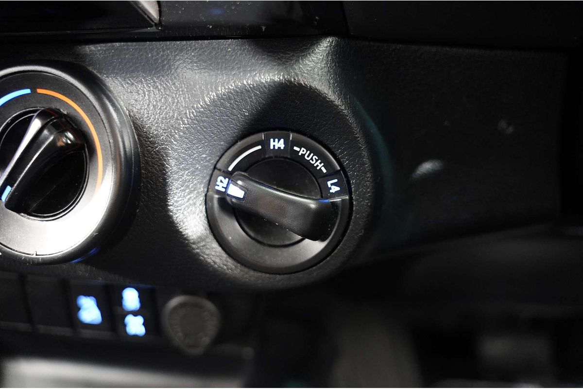 2020 Toyota Hilux SR GUN126R 4X4