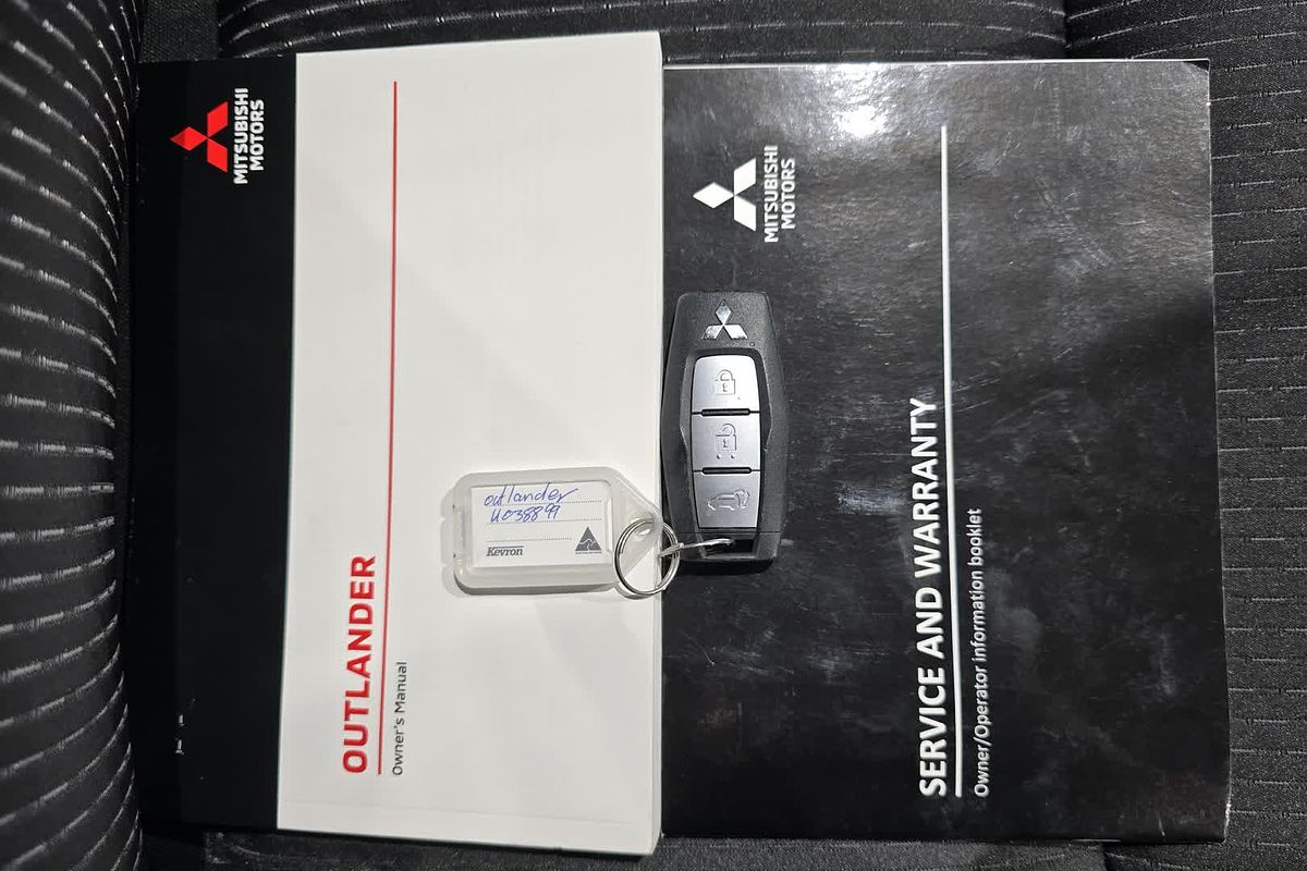 2021 Mitsubishi Outlander LS ZM