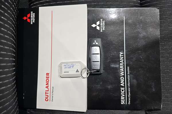 2021 Mitsubishi Outlander LS ZM