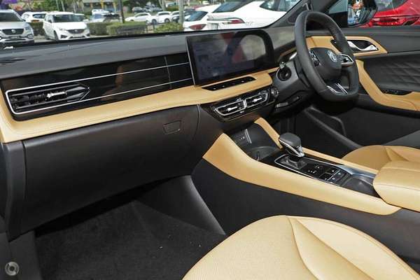 2025 MG HS Essence AS33