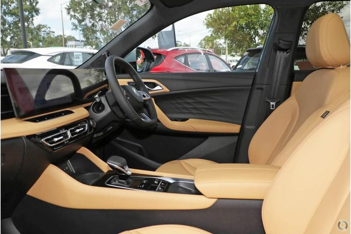 2025 MG HS Essence AS33