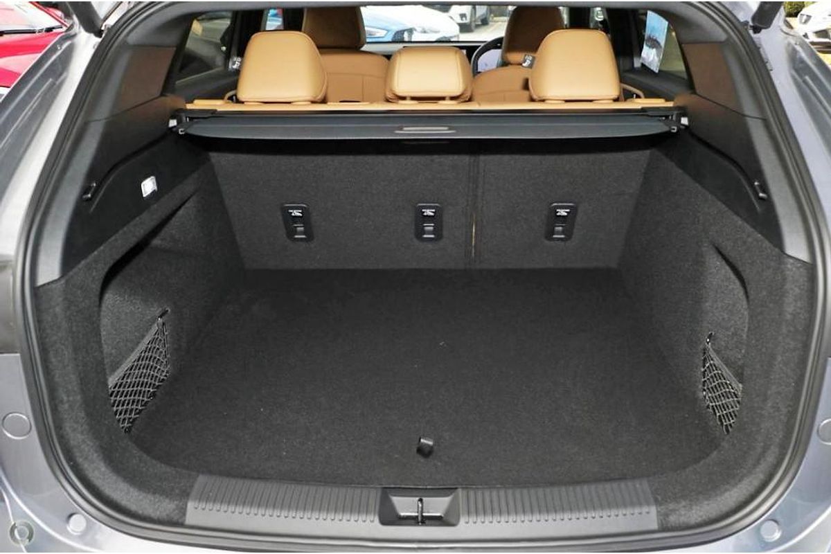 2025 MG HS Essence AS33