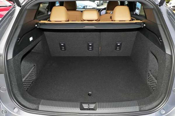 2025 MG HS Essence AS33