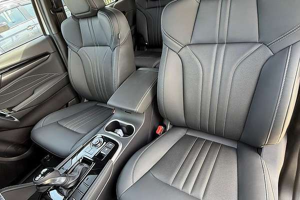 2025 Isuzu MU-X LS-T