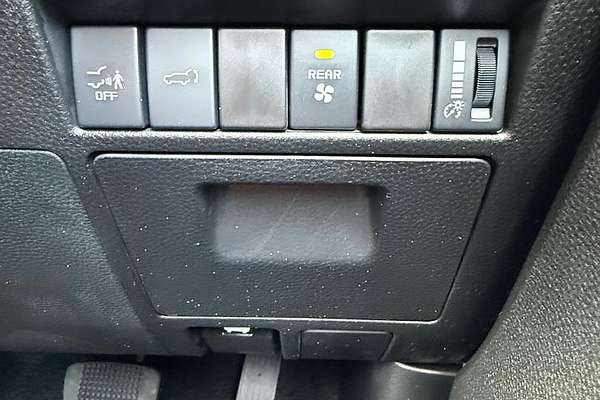 2025 Isuzu MU-X LS-T