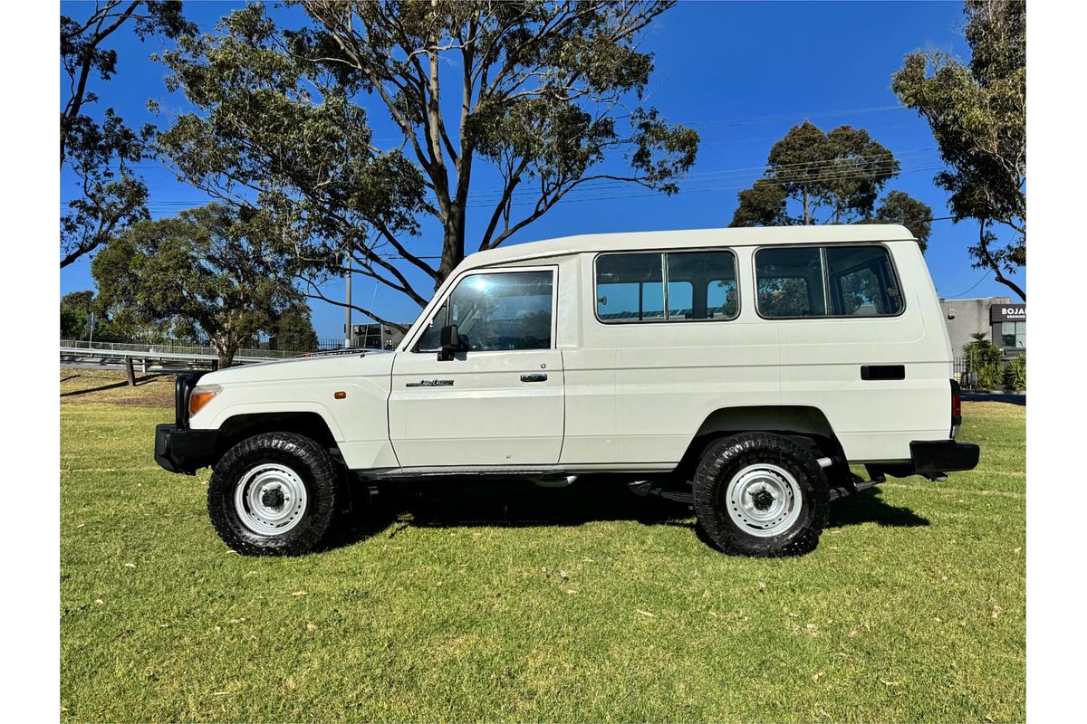 2013 Toyota Landcruiser WORKMATE (4x4) 11 SEAT VDJ78R MY12 UPDATE