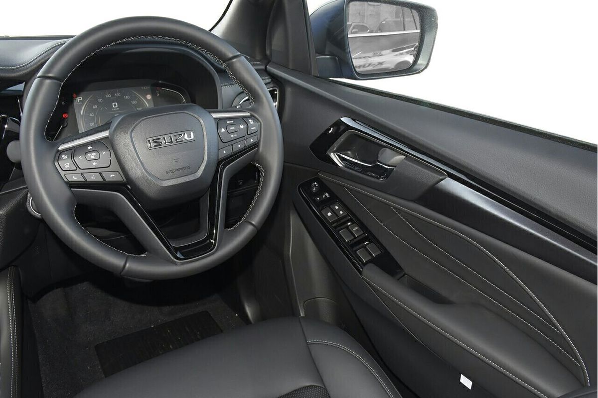 2025 Isuzu MU-X LS-T
