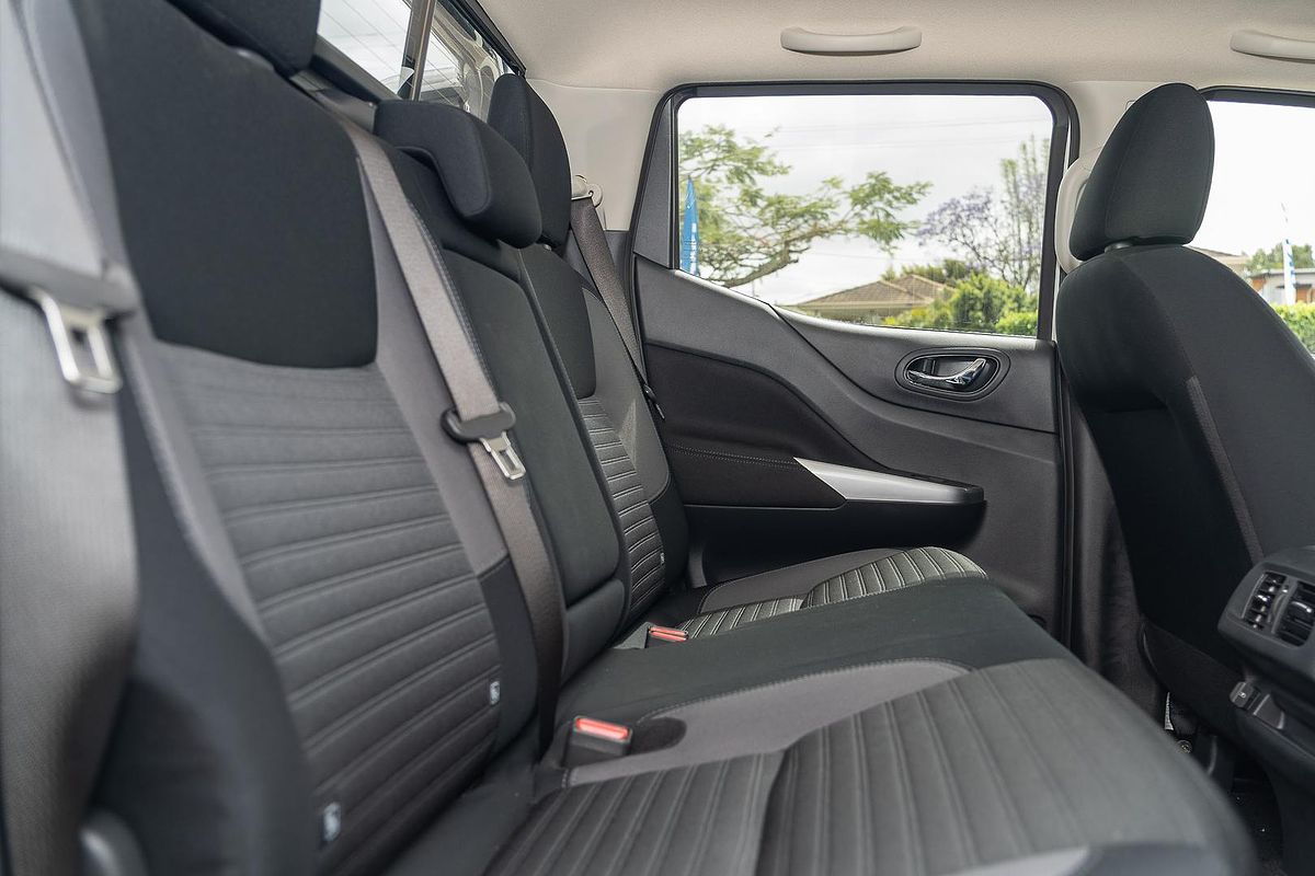 2024 Nissan Navara ST D23 4X4