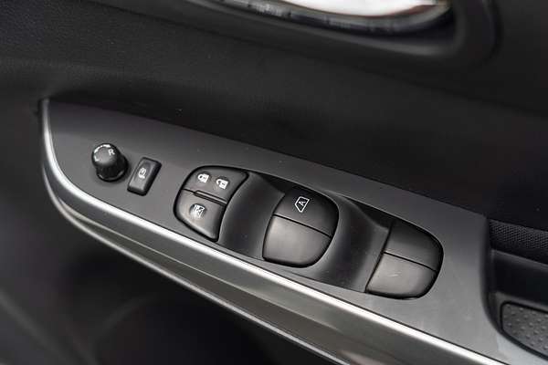 2024 Nissan Navara ST D23 4X4