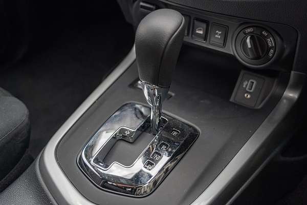 2024 Nissan Navara ST D23 4X4