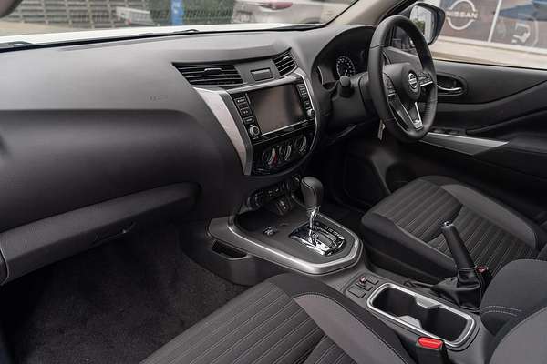 2024 Nissan Navara ST D23 4X4