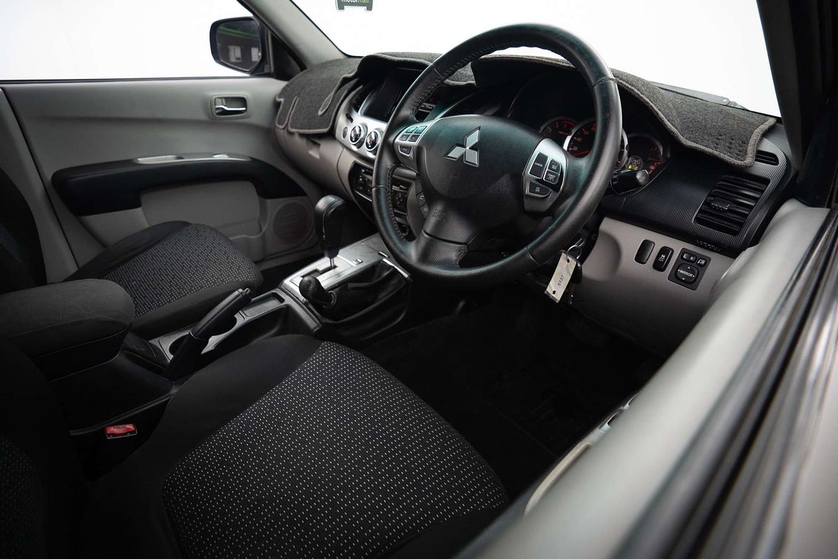 2013 Mitsubishi Triton GLX-R MN 4X4