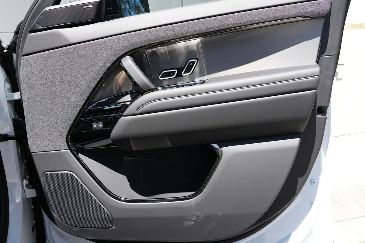 2025 Land Rover Range Rover Sport D250 Dynamic SE L461