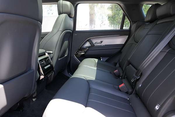2025 Land Rover Range Rover Sport D250 Dynamic SE L461