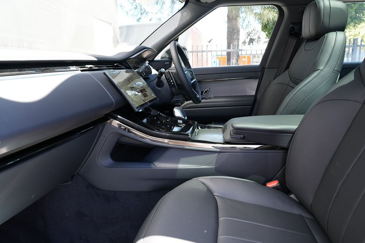 2025 Land Rover Range Rover Sport D250 Dynamic SE L461