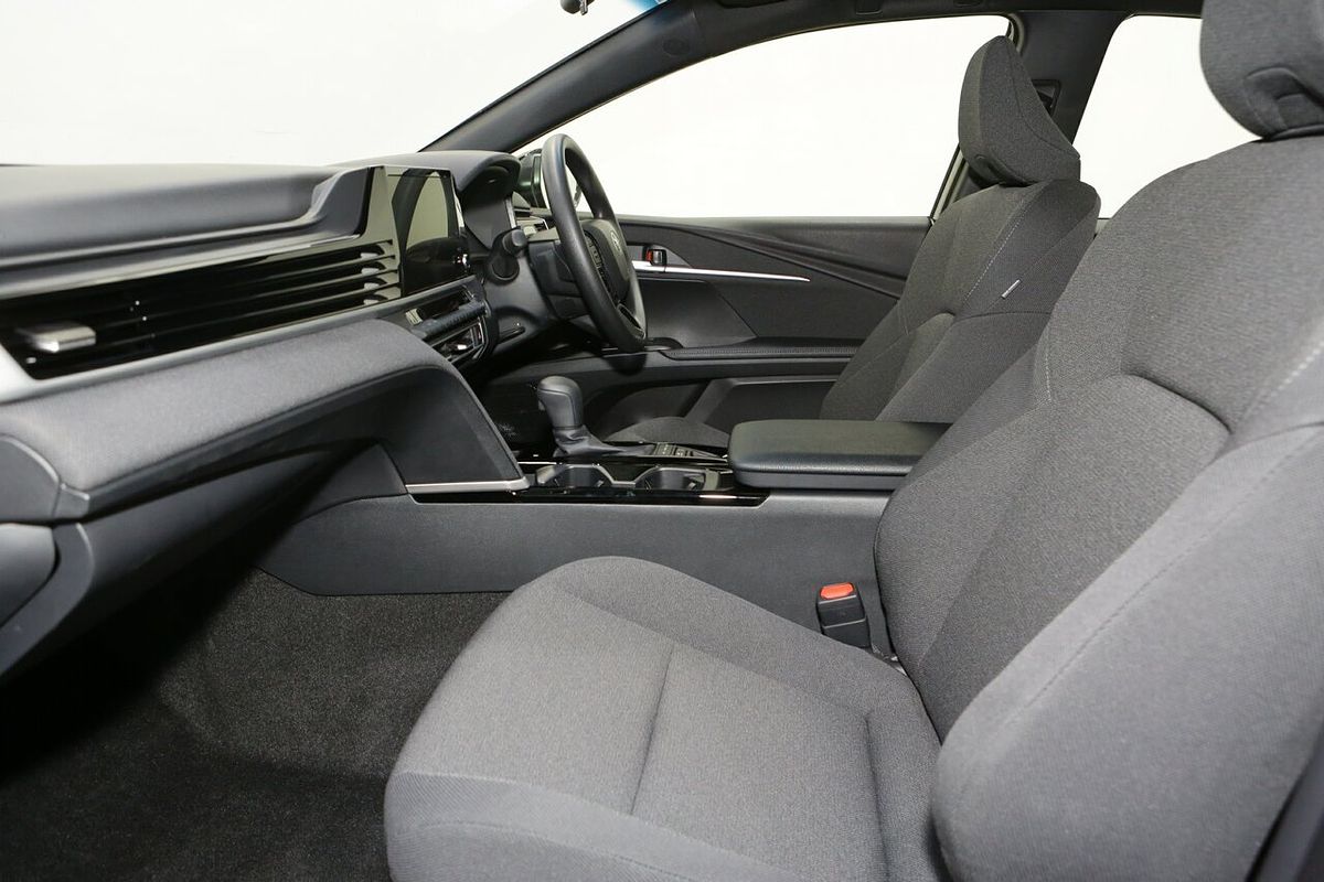 2025 Toyota Camry Ascent AXVH80R