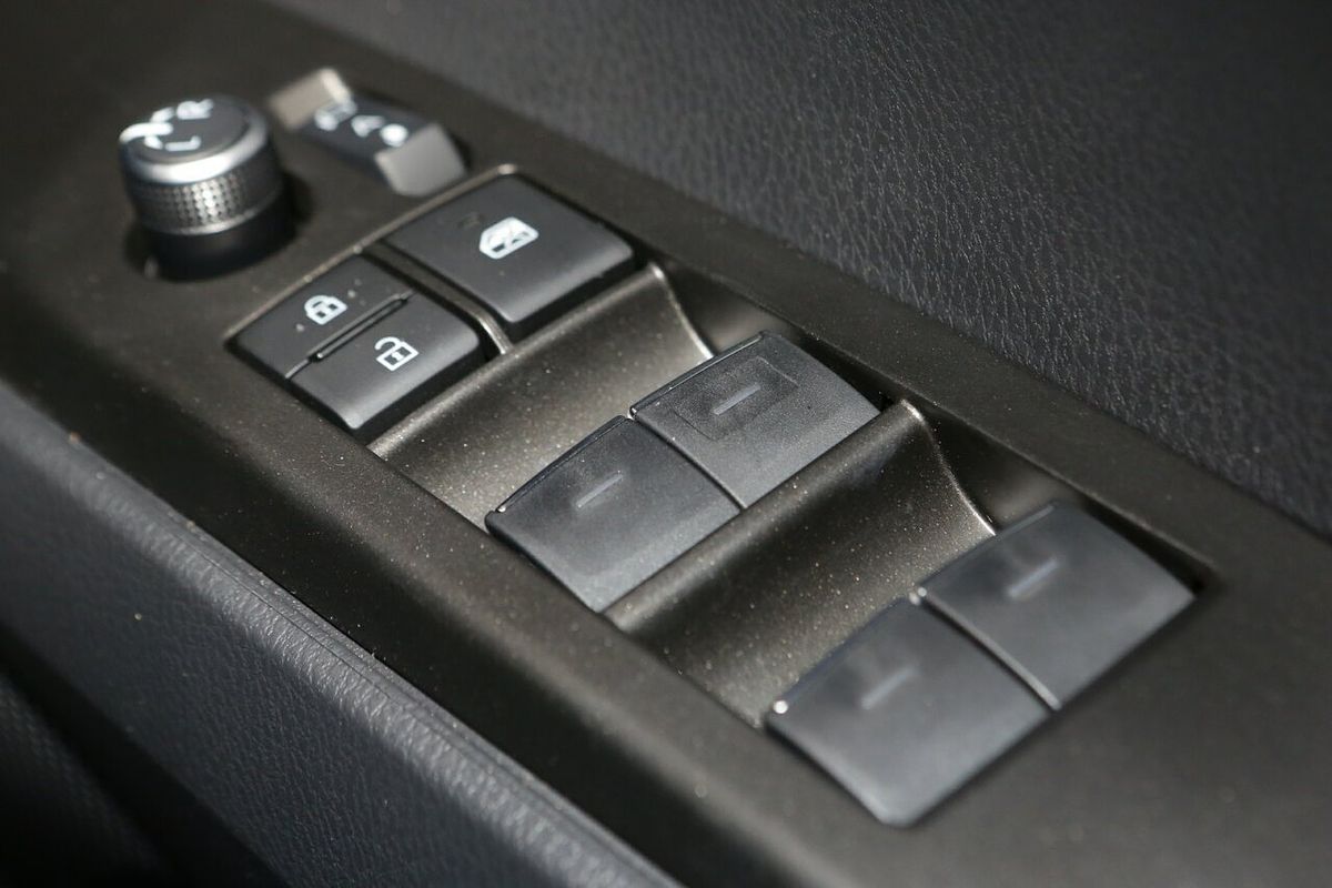 2025 Toyota Camry Ascent AXVH80R
