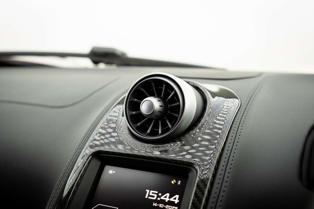 2012 McLaren MP4-12C 12C