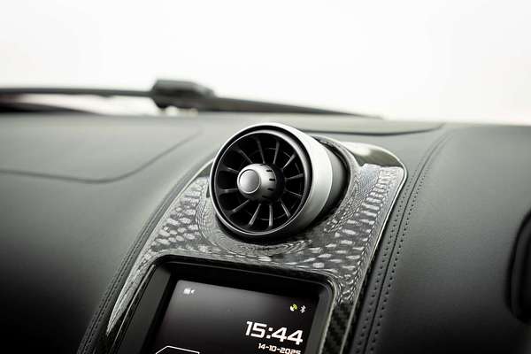 2012 McLaren MP4-12C 12C