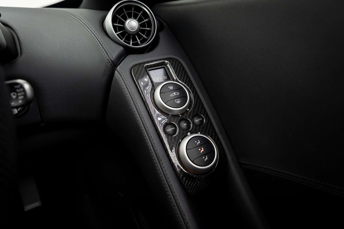 2012 McLaren MP4-12C 12C