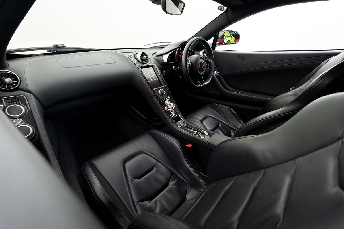 2012 McLaren MP4-12C 12C