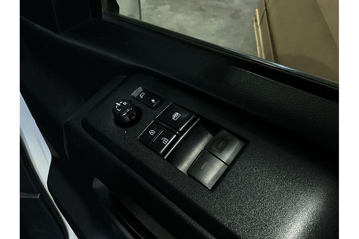 2021 Toyota Hiace Commuter GDH322R ELWB High Roof