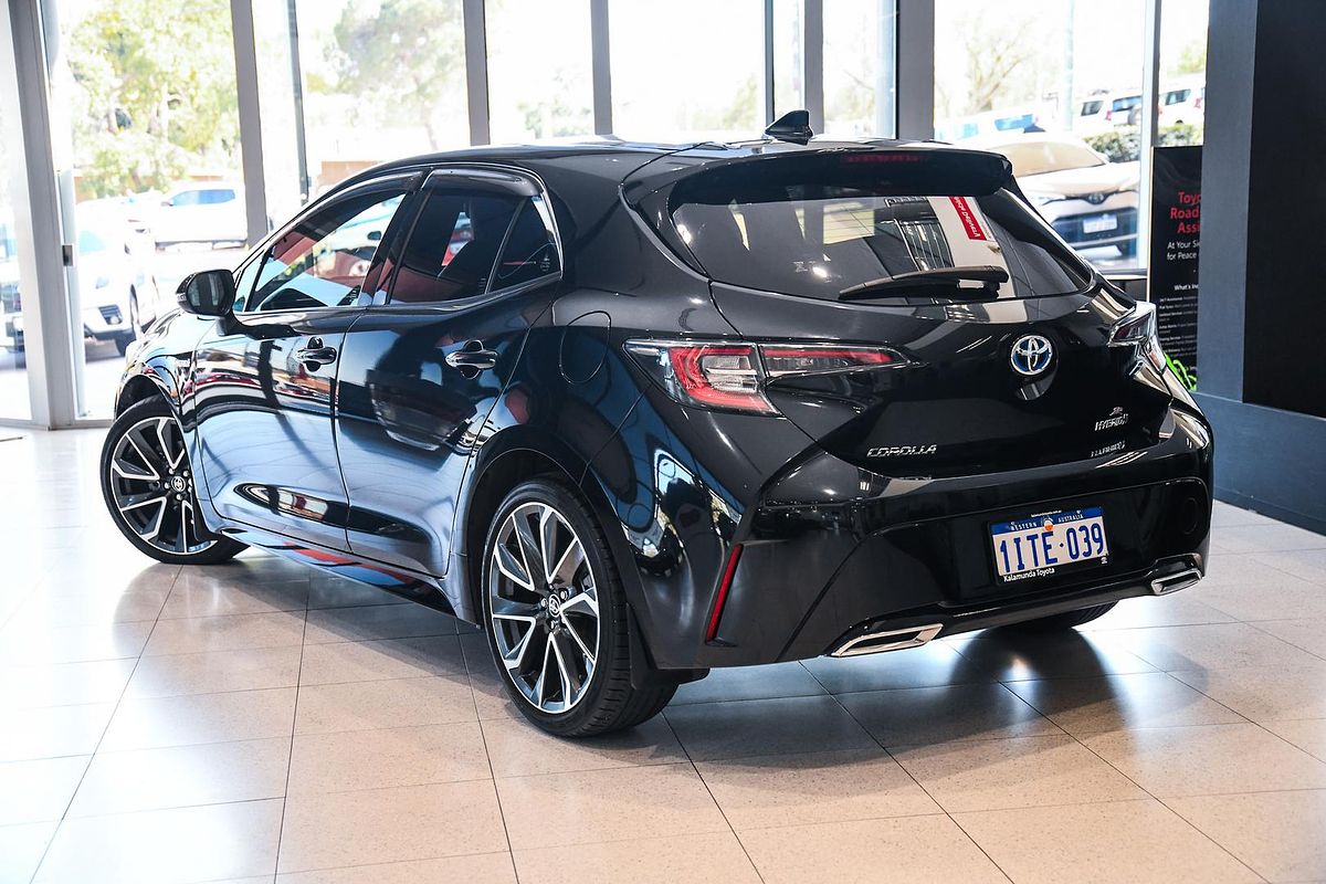 2018 Toyota COROLLA ZR HYBRID ZWE211R