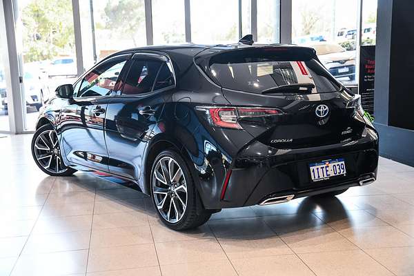 2018 Toyota COROLLA ZR HYBRID ZWE211R