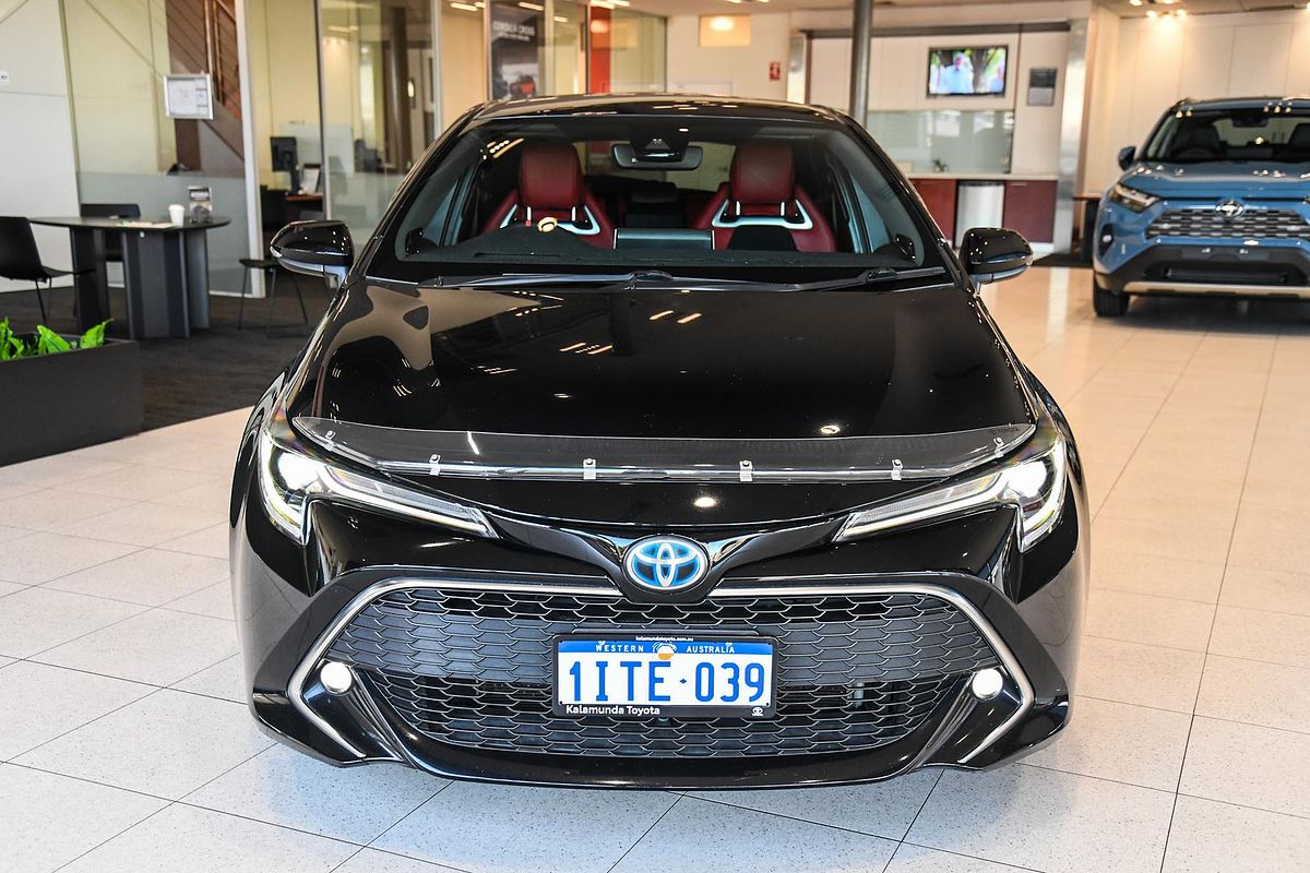 2018 Toyota COROLLA ZR HYBRID ZWE211R