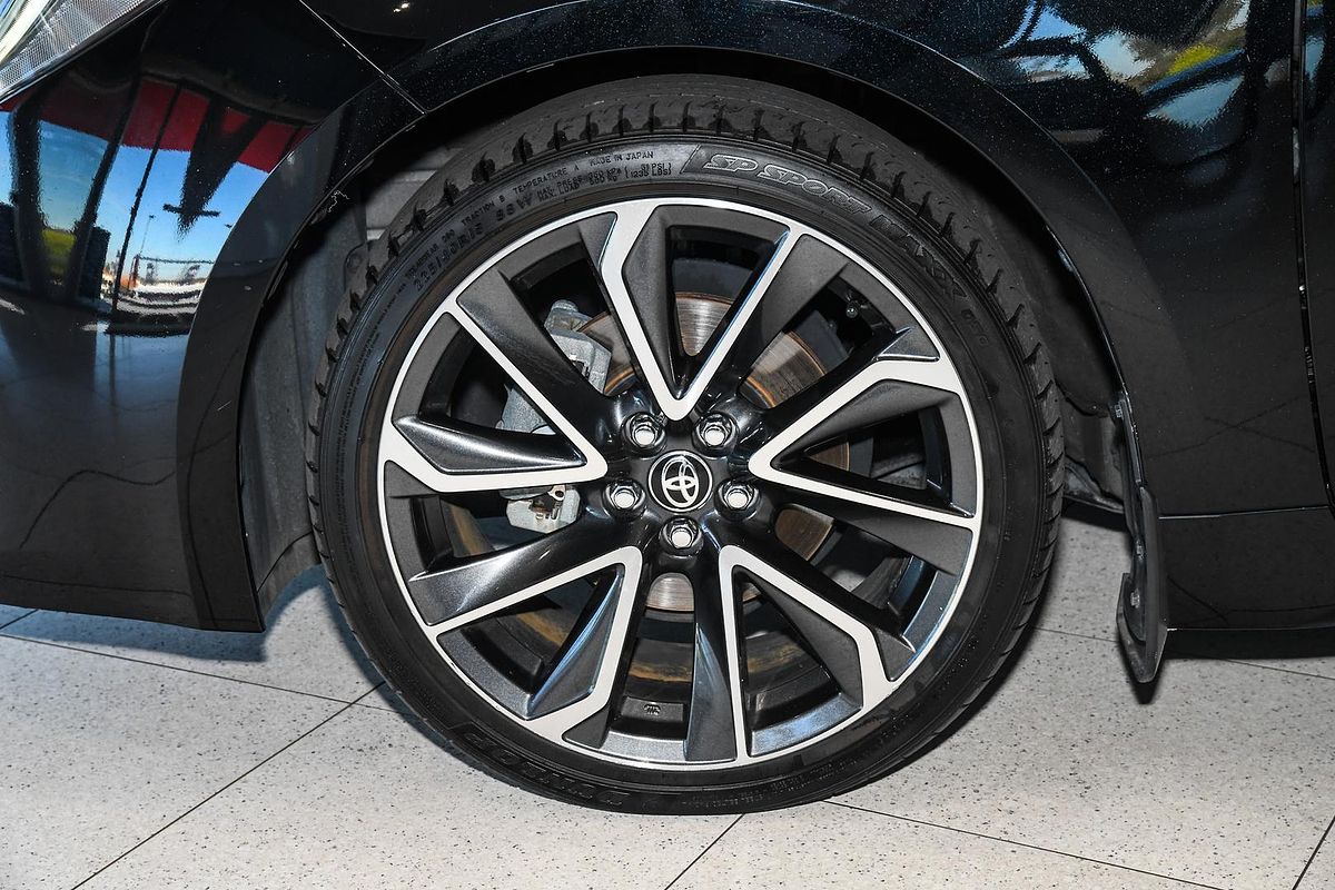 2018 Toyota COROLLA ZR HYBRID ZWE211R