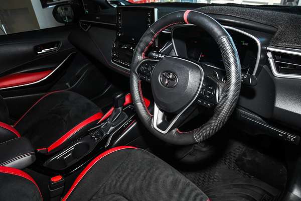 2018 Toyota COROLLA ZR HYBRID ZWE211R
