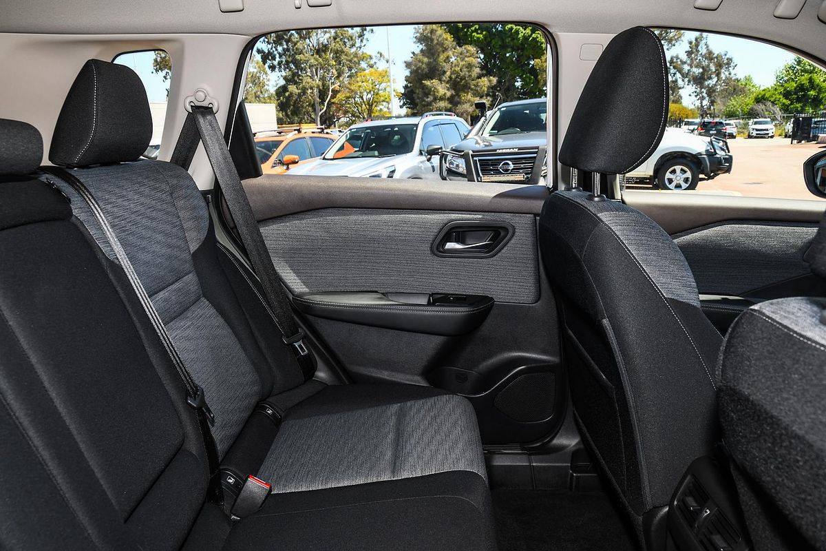 2024 Nissan X-TRAIL ST T33