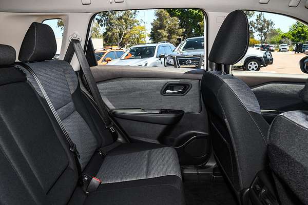 2024 Nissan X-TRAIL ST T33