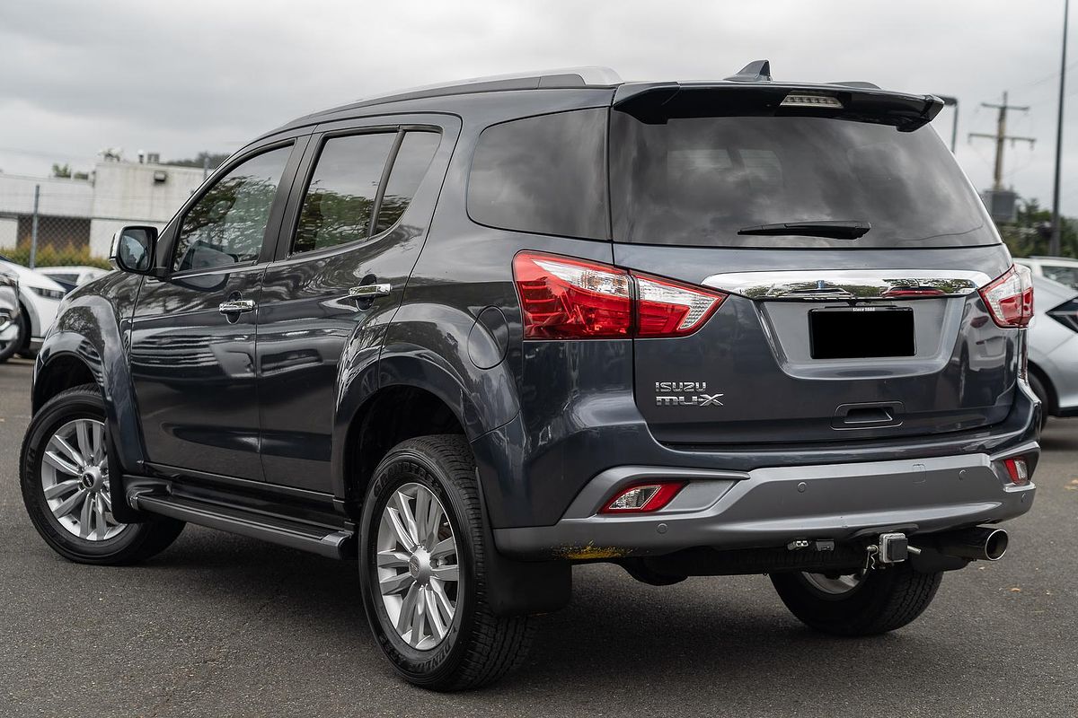2017 Isuzu MU-X LS-T