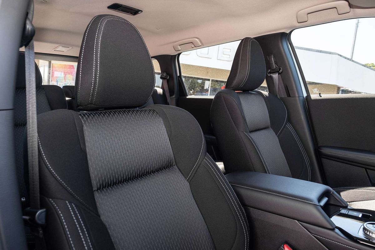 2025 Mitsubishi Outlander ES ZM