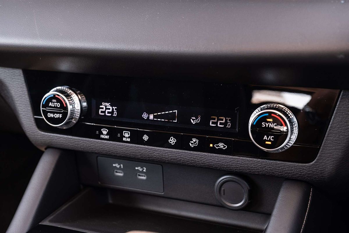 2025 Mitsubishi Outlander ES ZM