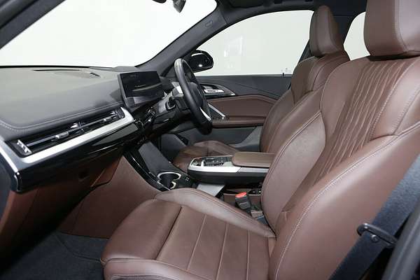 2023 BMW X1 sDrive18i U11