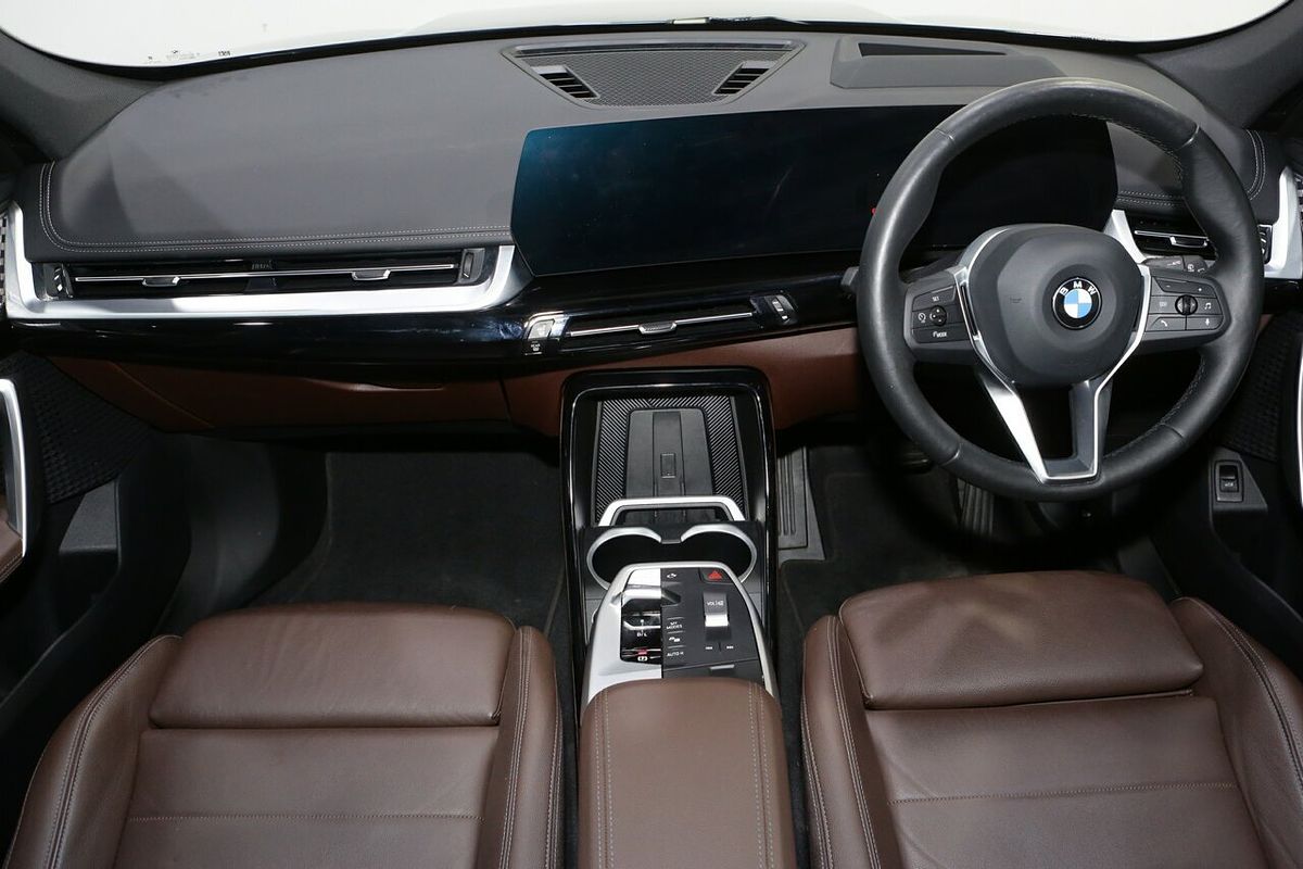 2023 BMW X1 sDrive18i U11