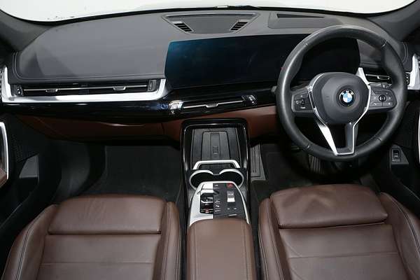 2023 BMW X1 sDrive18i U11