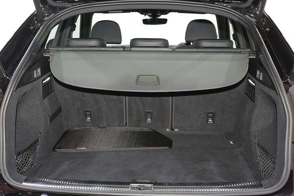 2022 Audi Q5 45 TFSI S line FY