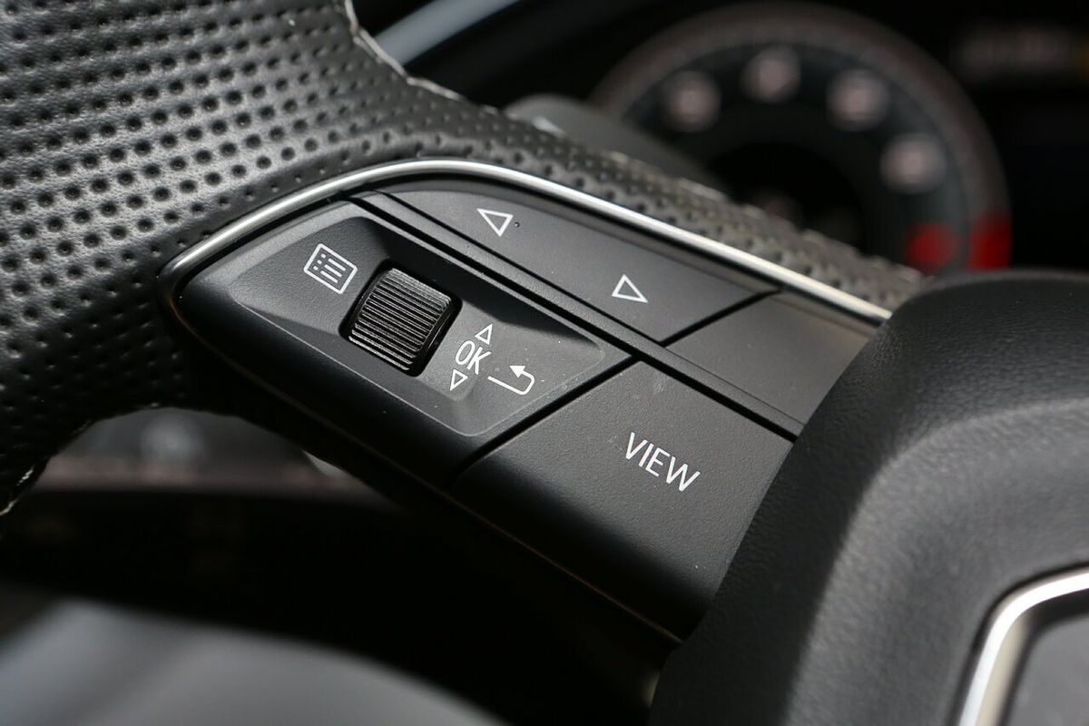 2022 Audi Q5 45 TFSI S line FY