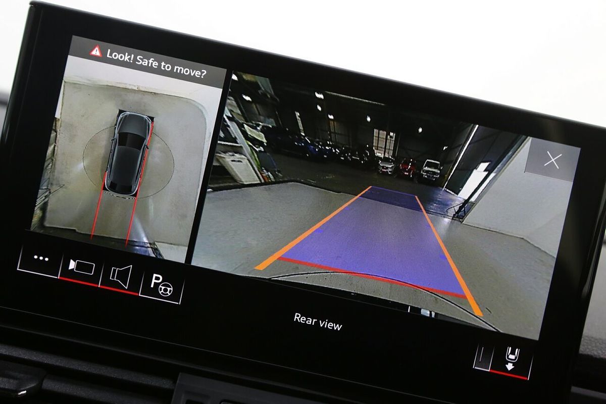 2022 Audi Q5 45 TFSI S line FY