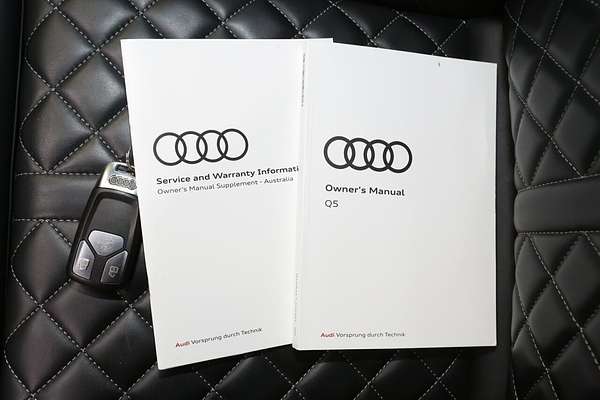 2022 Audi Q5 45 TFSI S line FY
