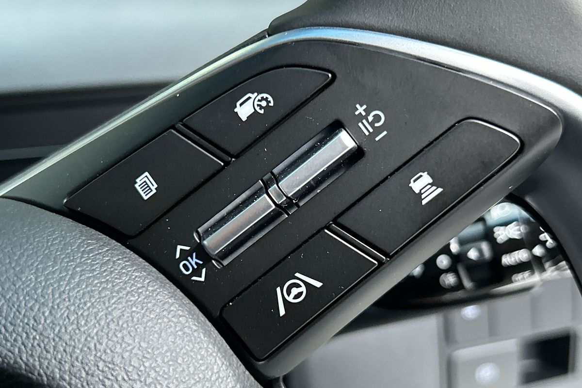 2024 Hyundai STARIA LOAD Premium US4.V3