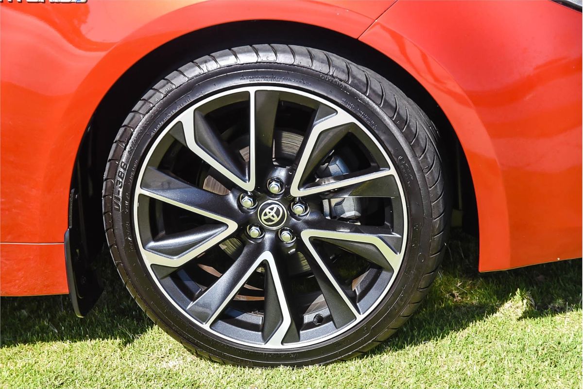 2019 Toyota Corolla ZR Hybrid ZWE211R