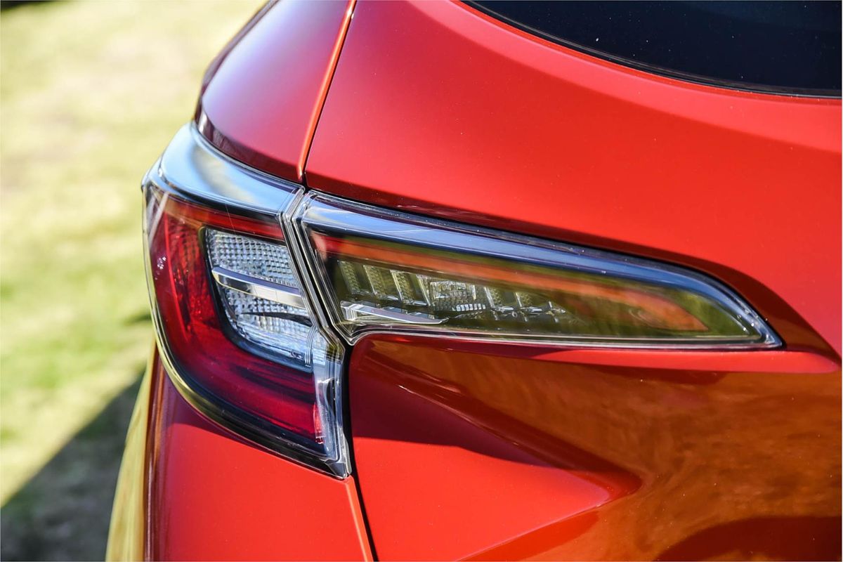 2019 Toyota Corolla ZR Hybrid ZWE211R