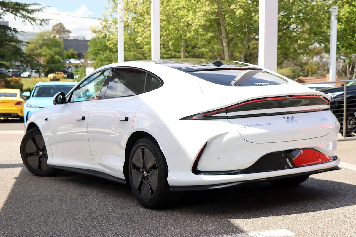 2025 MG IM5 Premium P12L