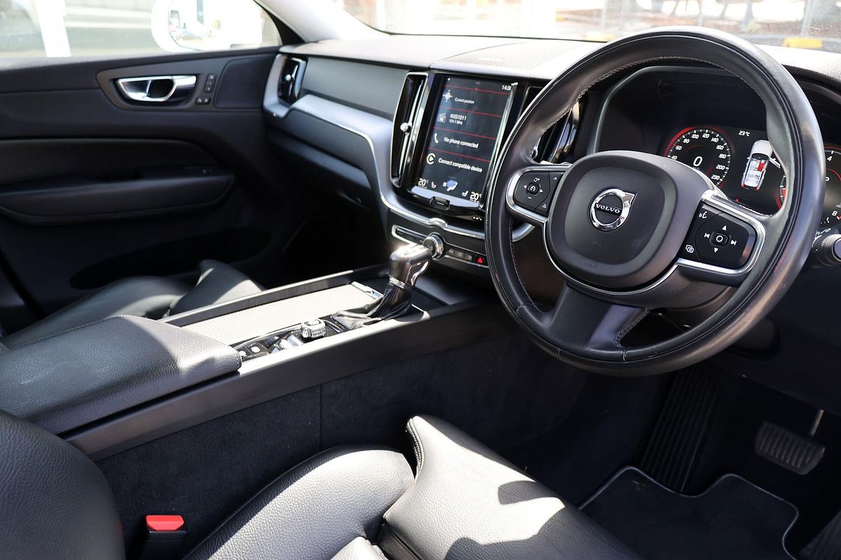 2020 Volvo XC60 T5 Momentum