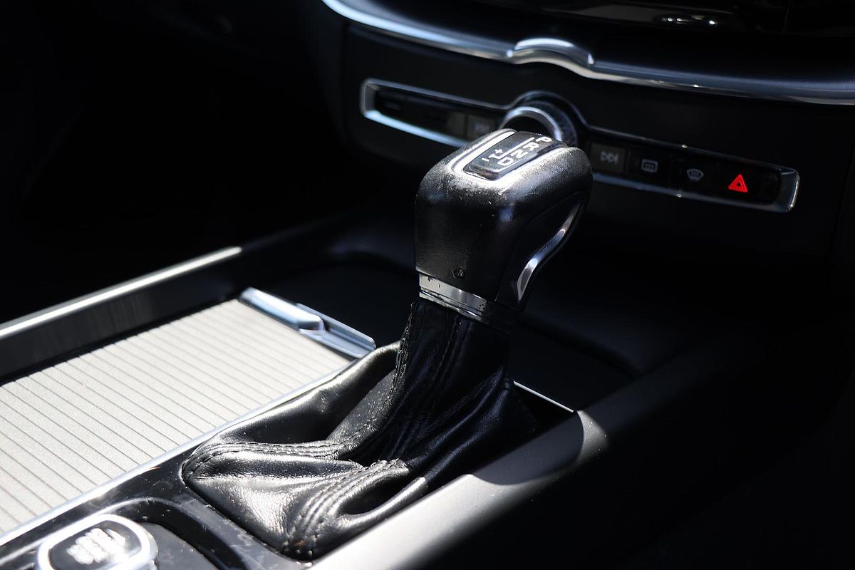 2020 Volvo XC60 T5 Momentum