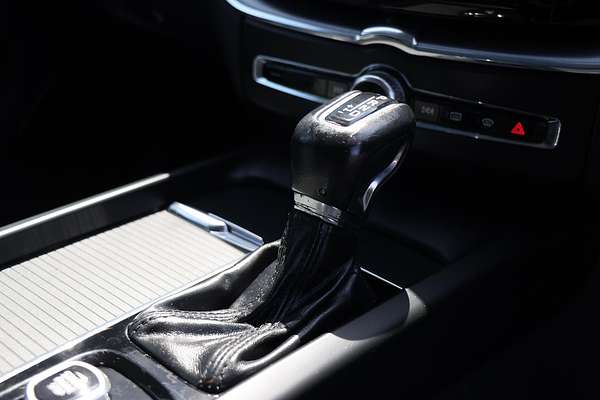 2020 Volvo XC60 T5 Momentum